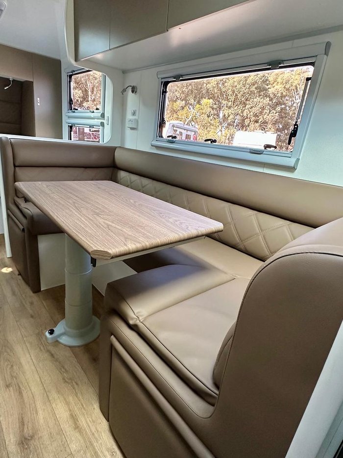 2025 Red Centre Oasis 206 Type C