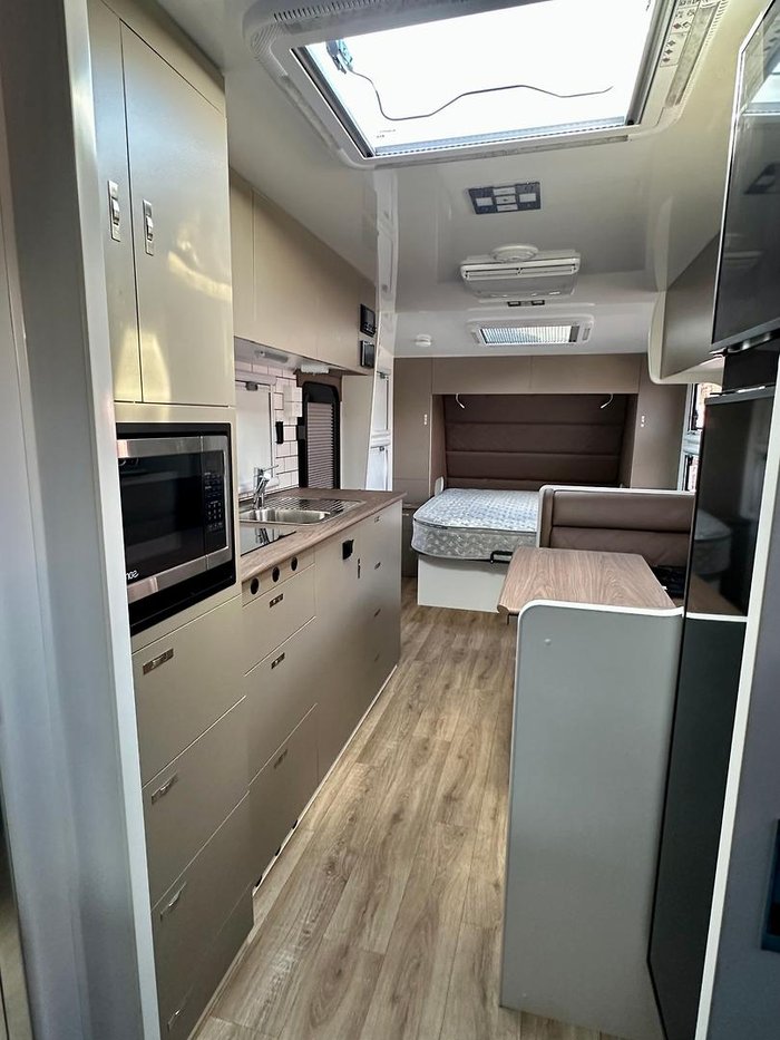 2025 Red Centre Oasis 206 Type C