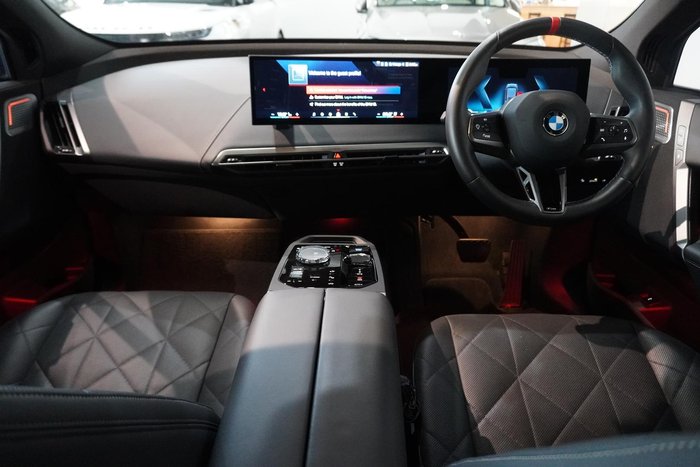 2025 BMW iX M60