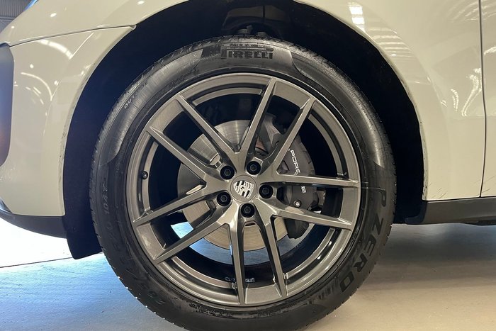 2023 Porsche Macan T