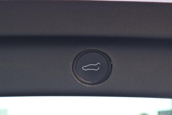 2022 Tesla Model Y Rear-Wheel Drive