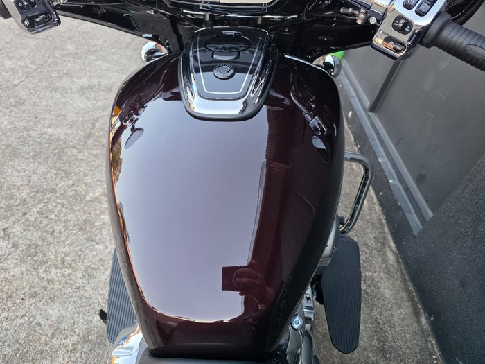 2026 Indian CHIEFTAIN LIMITED CRIMSON METALLIC