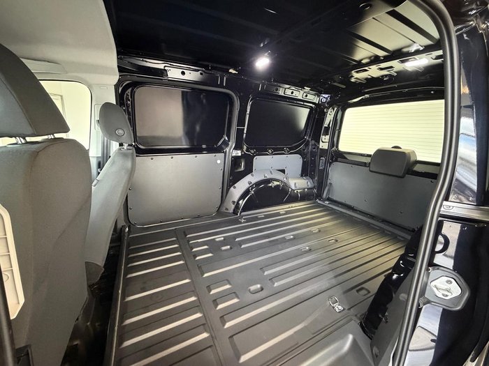 2025 Volkswagen Caddy TSI220