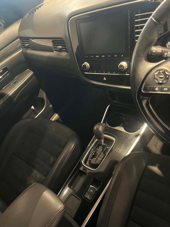 2020 Mitsubishi Outlander Black Edition