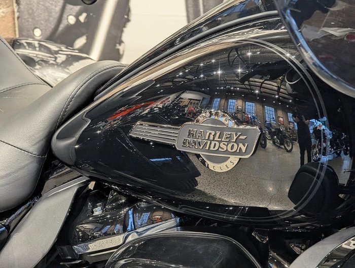 2025 Harley-Davidson Tri Glide Ultra 114 (FLHTCUTG) Trike Black