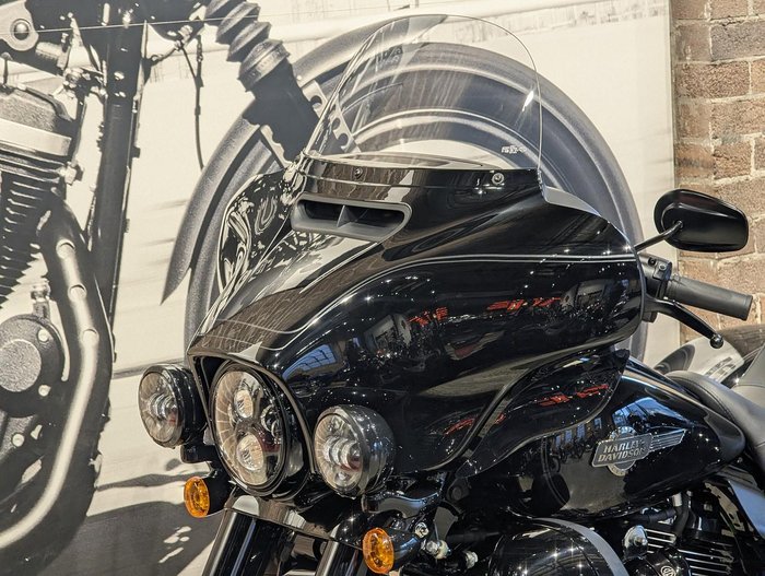 2025 Harley-Davidson Tri Glide Ultra 114 (FLHTCUTG) Trike Black