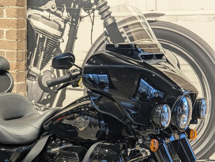 2025 Harley-Davidson Tri Glide Ultra 114 (FLHTCUTG) Trike Black
