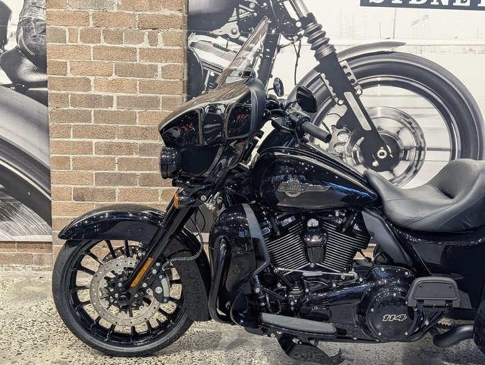 2025 Harley-Davidson Tri Glide Ultra 114 (FLHTCUTG) Trike Black