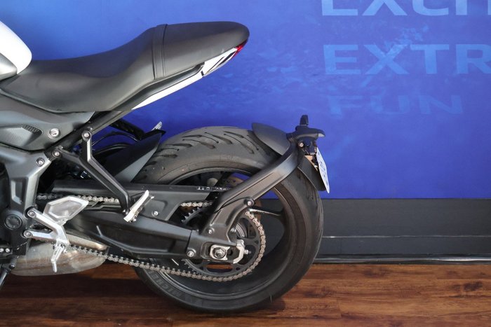 2024 TRIUMPH TRIDENT 660 White