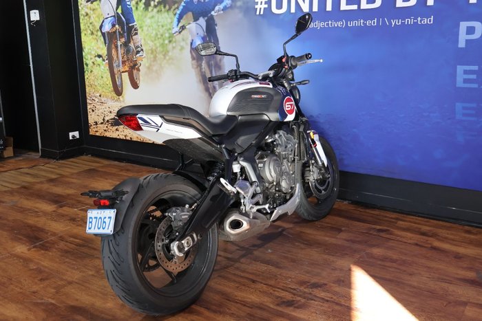 2024 TRIUMPH TRIDENT 660 White