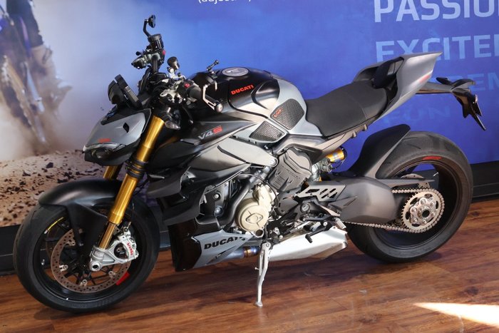2024 Ducati STREETFIGHTER V4 Black