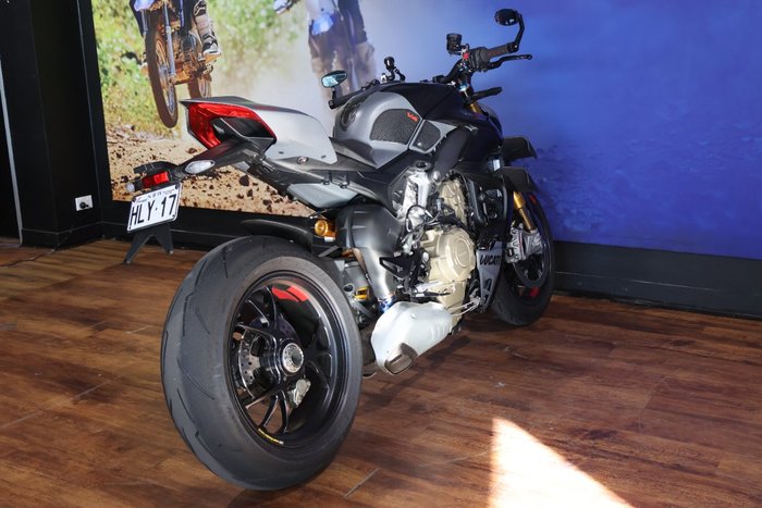 2024 Ducati STREETFIGHTER V4 Black