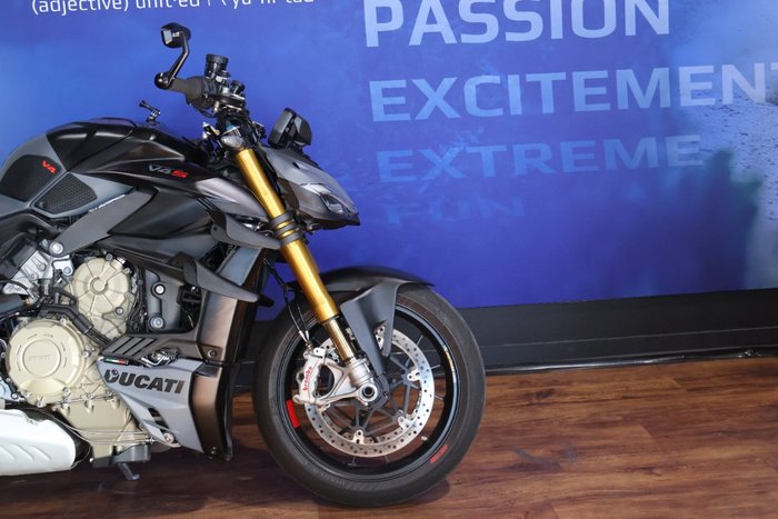 2024 Ducati STREETFIGHTER V4 Black