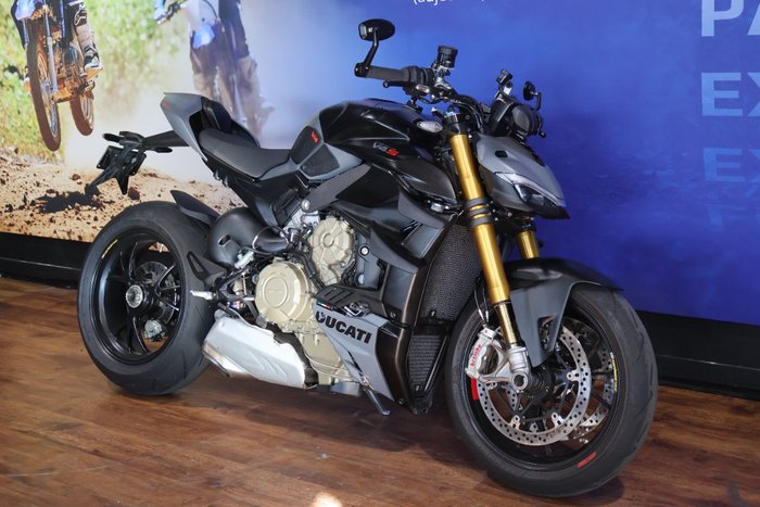 2024 Ducati STREETFIGHTER V4 Black