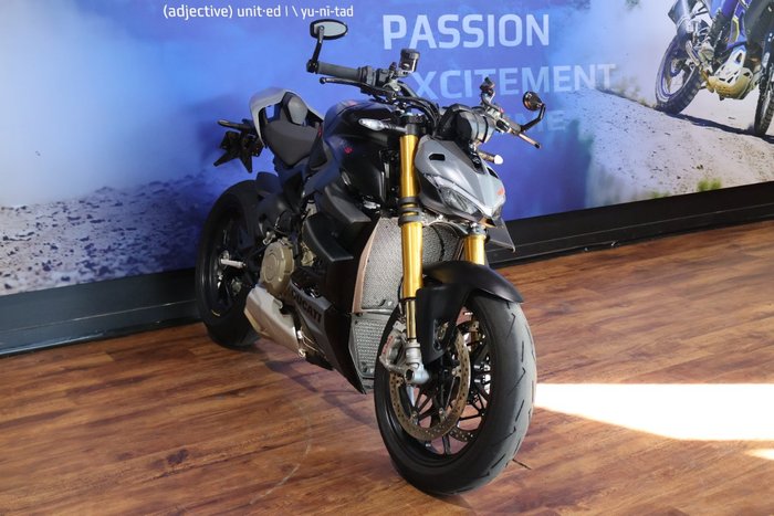 2024 Ducati STREETFIGHTER V4 Black