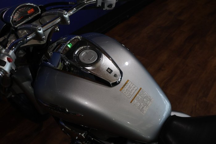 2013 Suzuki VZ800 (BOULEVARD M50) Silver