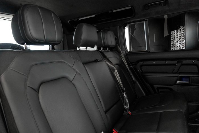 2026 Land Rover Defender 110 P425 X-Dynamic HSE