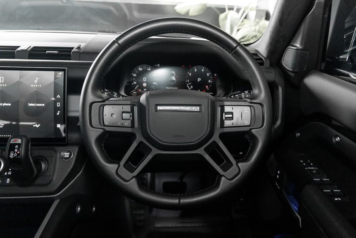 2026 Land Rover Defender 110 P425 X-Dynamic HSE