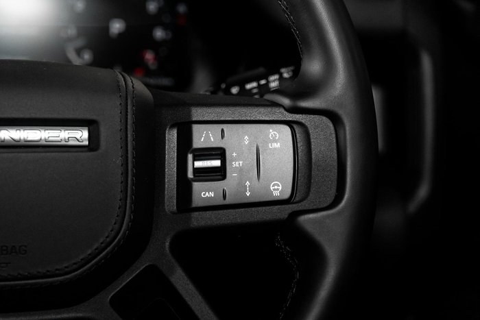 2026 Land Rover Defender 110 P425 X-Dynamic HSE