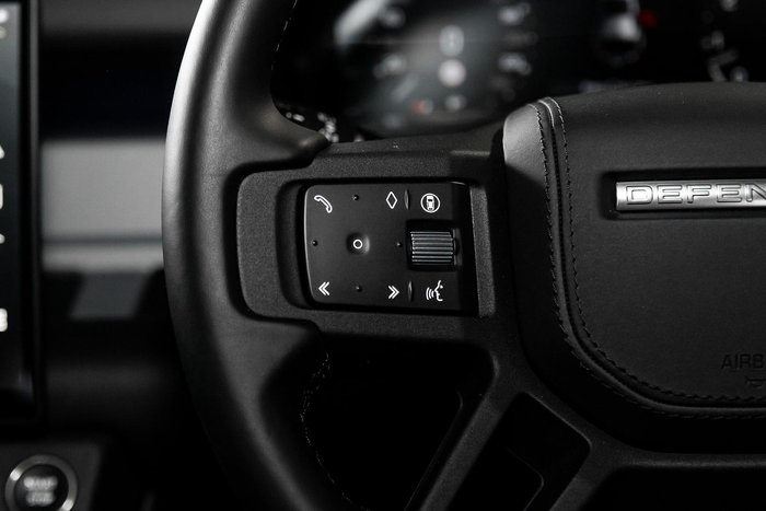 2026 Land Rover Defender 110 P425 X-Dynamic HSE