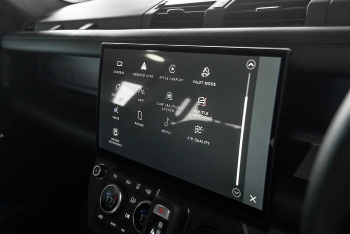 2026 Land Rover Defender 110 P425 X-Dynamic HSE