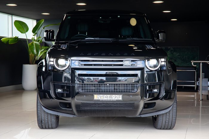 2026 Land Rover Defender 110 P425 X-Dynamic HSE