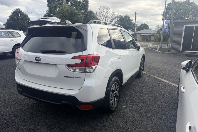 2024 SUBARU FORESTER 2.5i (AWD)