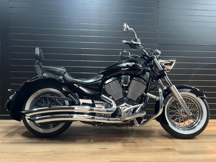 2016 VICTORY BOARDWALK Black