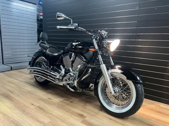 2016 VICTORY BOARDWALK Black