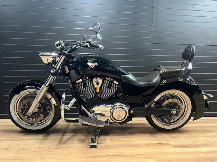 2016 VICTORY BOARDWALK Black