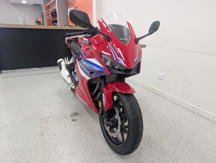 2026 Honda CBR500RA (ABS) LAMS Red