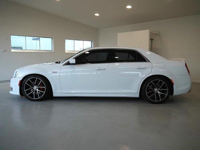 2019 Chrysler 300 SRT Core