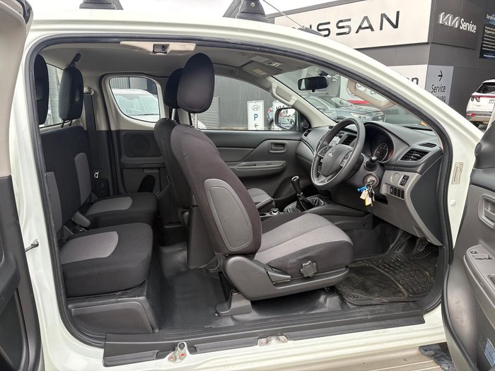 2016 Mitsubishi Triton GLX