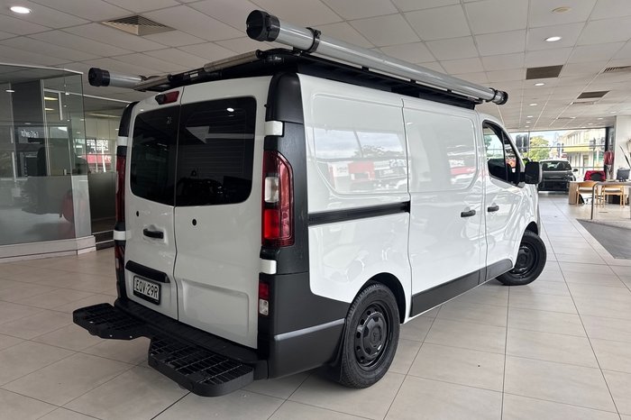 2021 Mitsubishi Express GLX