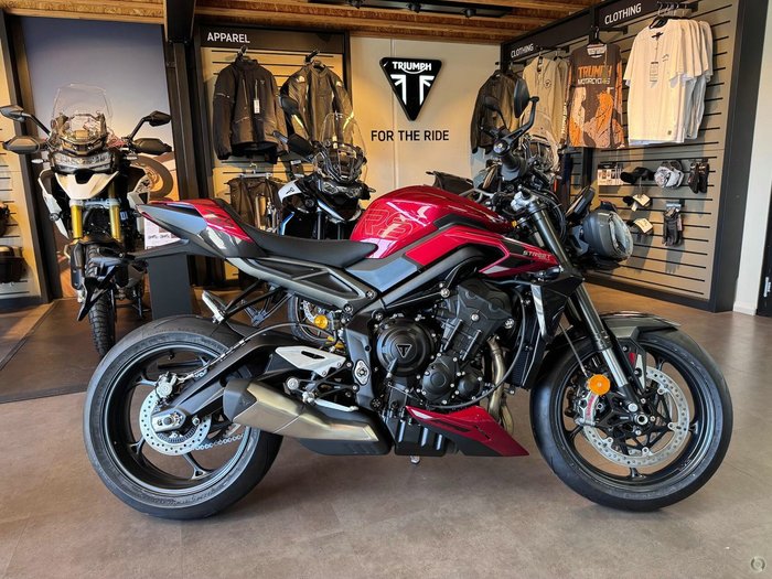 TRIUMPH STREET TRIPLE RS ROAD STREET TRIPLE RED