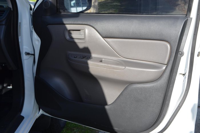 2016 Mitsubishi Triton GLX