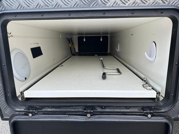 2020 Red Centre Newell 206 rear door caravan