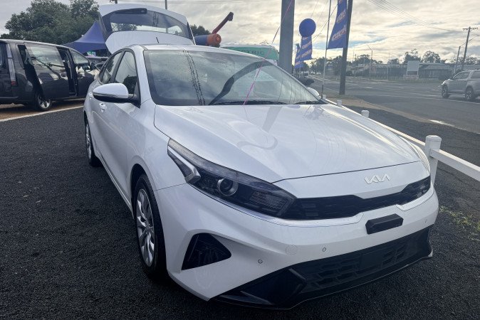 2024 KIA CERATO S SAFETY PACK