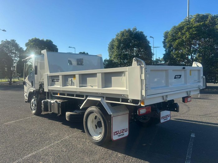 2025 Isuzu N Series NQR 88/80-190 AM D38 Tipper
