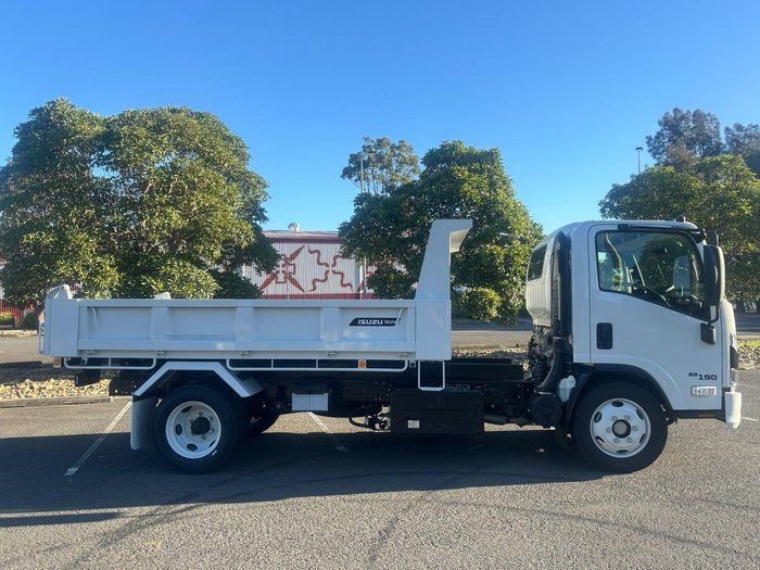 2025 Isuzu N Series NQR 88/80-190 AM D38 Tipper