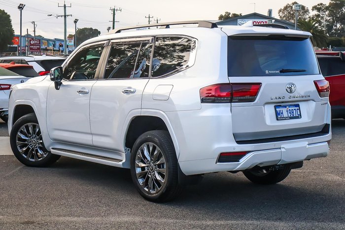 2022 Toyota Landcruiser Sahara ZX