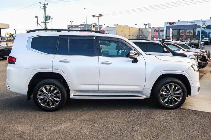 2022 Toyota Landcruiser Sahara ZX
