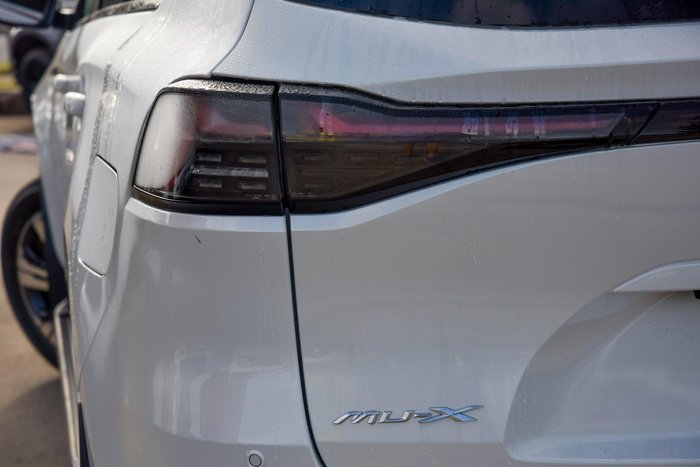 2026 Isuzu MU-X LS-T
