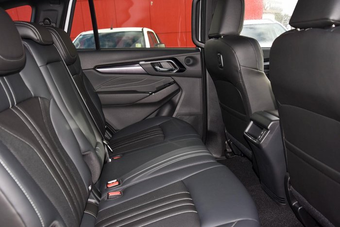 2026 Isuzu MU-X LS-T
