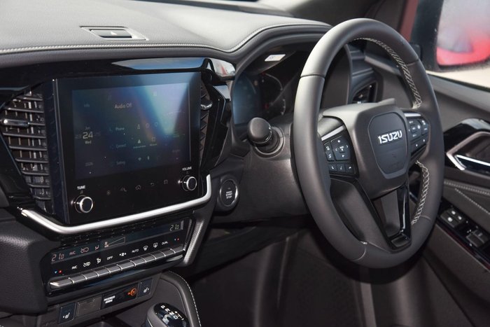 2026 Isuzu MU-X LS-T