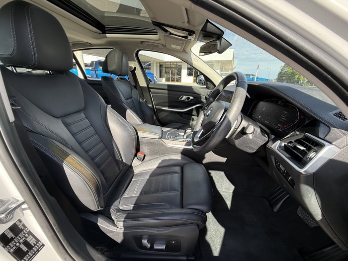 2019 BMW 3 Series 330i Luxury Line