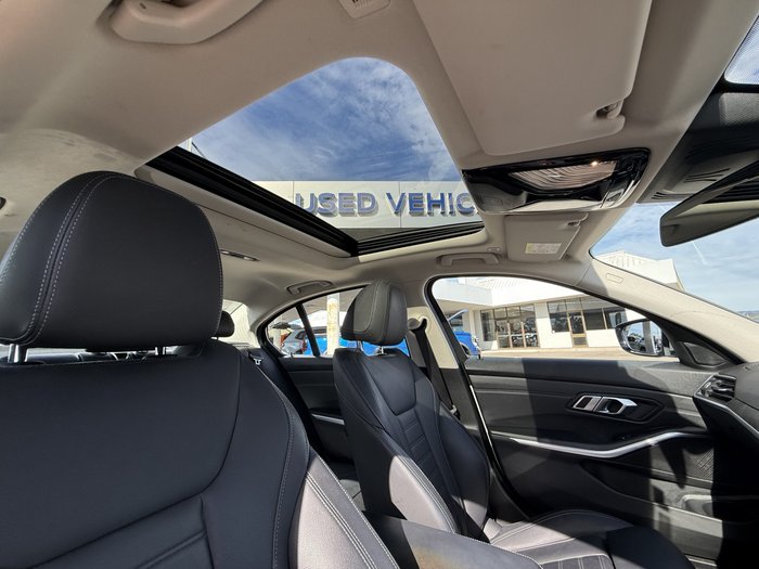 2019 BMW 3 Series 330i Luxury Line