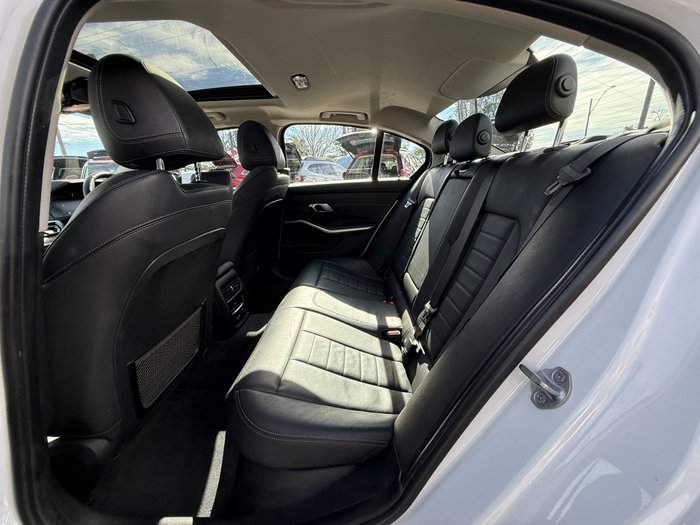 2019 BMW 3 Series 330i Luxury Line