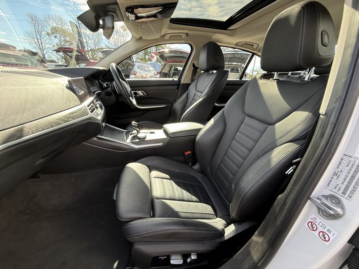 2019 BMW 3 Series 330i Luxury Line
