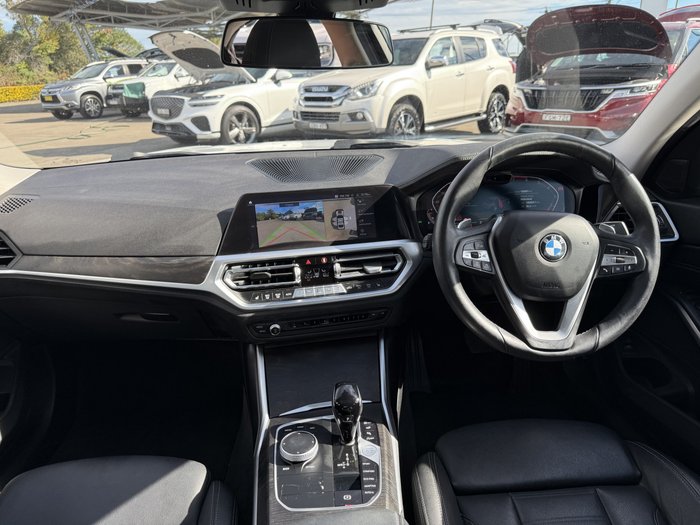 2019 BMW 3 Series 330i Luxury Line